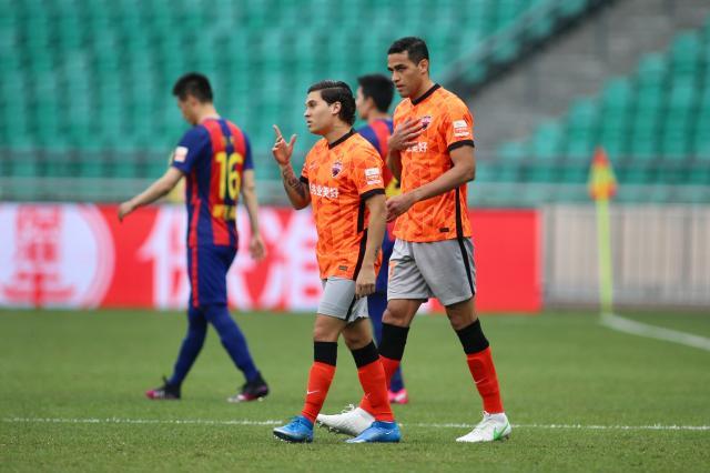 竞技宝官方网站-【中超】金特罗任意球中柱AK连失良机 深足0比0青岛